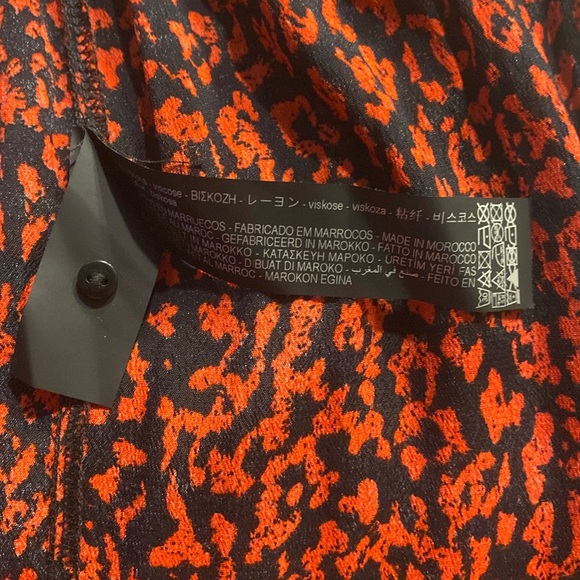 ZARA WOMAN
PREMIUM DENIM COLLECTION ANIMAL PRT RUFFLED RED & BLK MINI DRESS, M - Picture 8 of 10